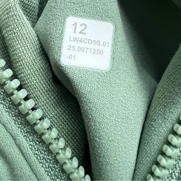 Lululemon Define Jacket Nulu in Desert Green Size 12 - Picture 12 of 13